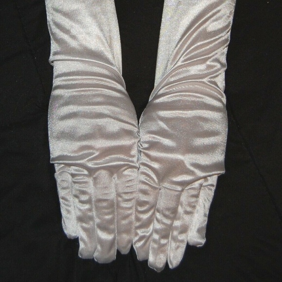 White Stretch Satin Wedding Gloves w/Pearls & Bows - Picture 4 of 4